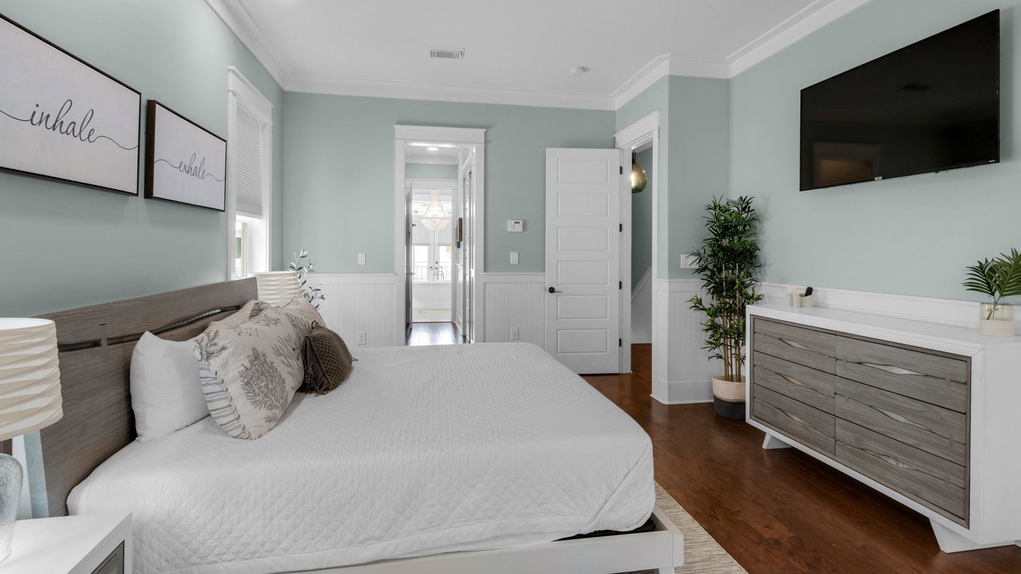 Beach Haven 2nd Floor King Bedroom