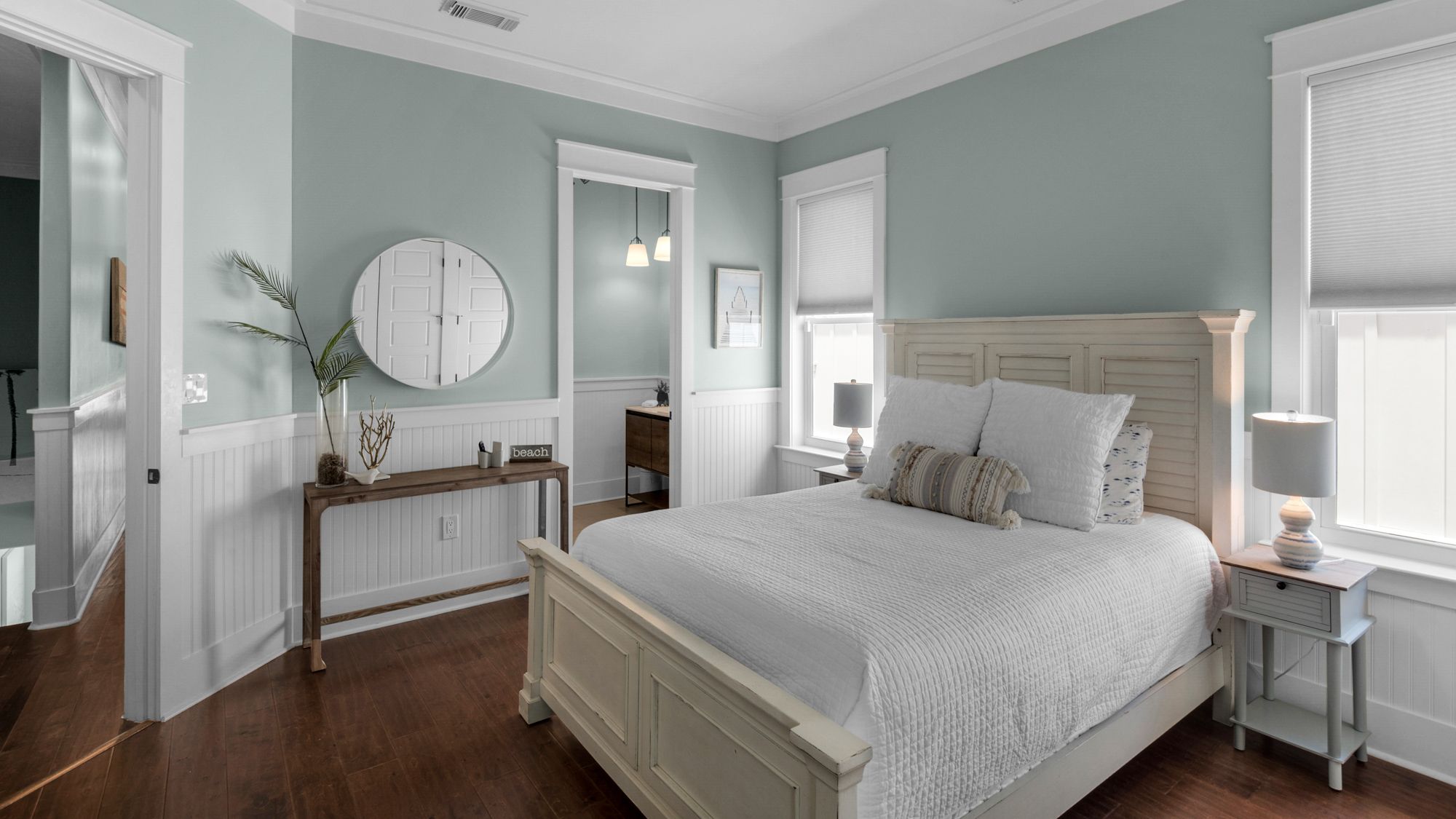 Beach Haven 2nd Floor Queen Bedroom