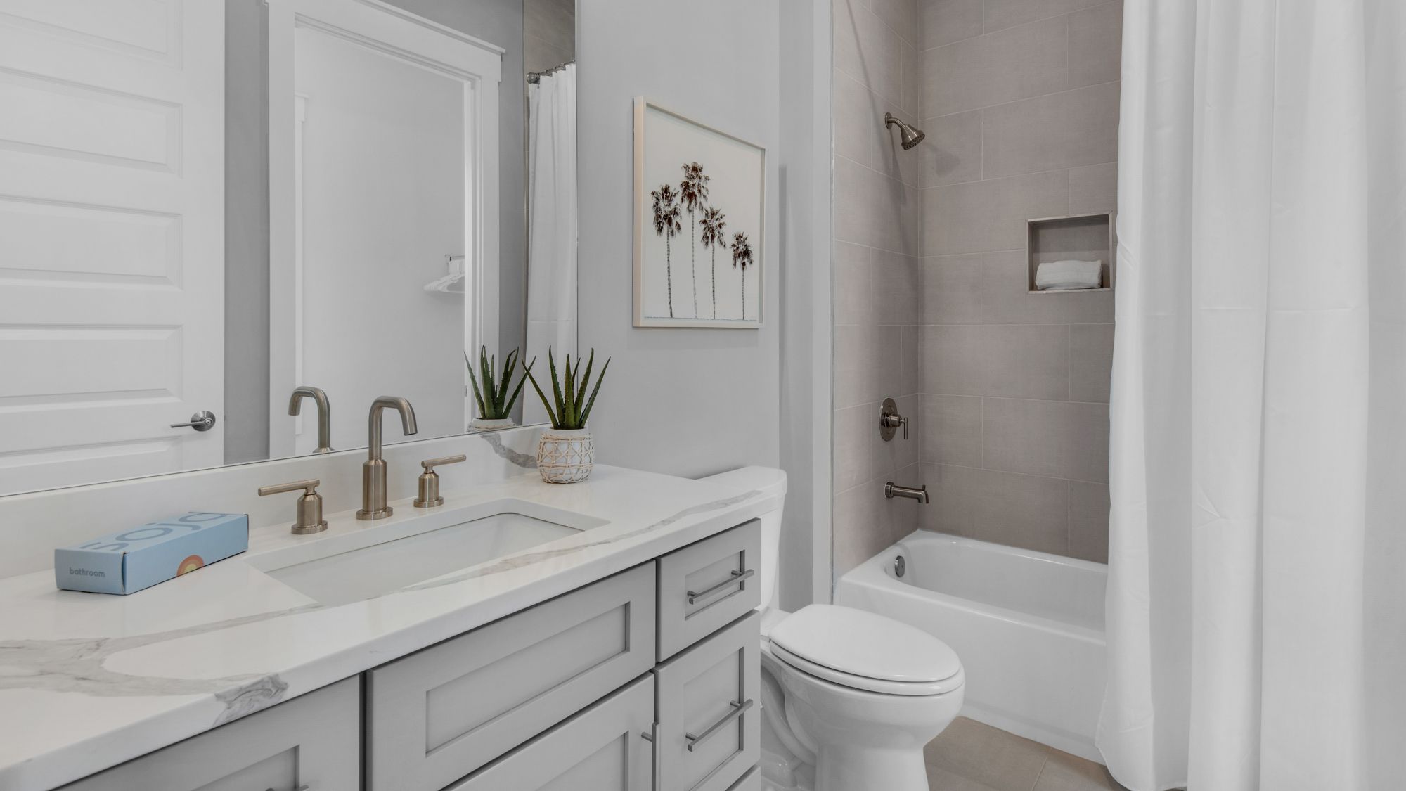 Majestic Palm 2nd Floor Private Balcony