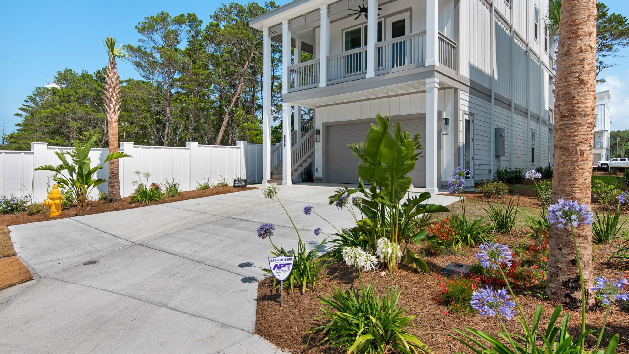 Majestic Palm Exterior