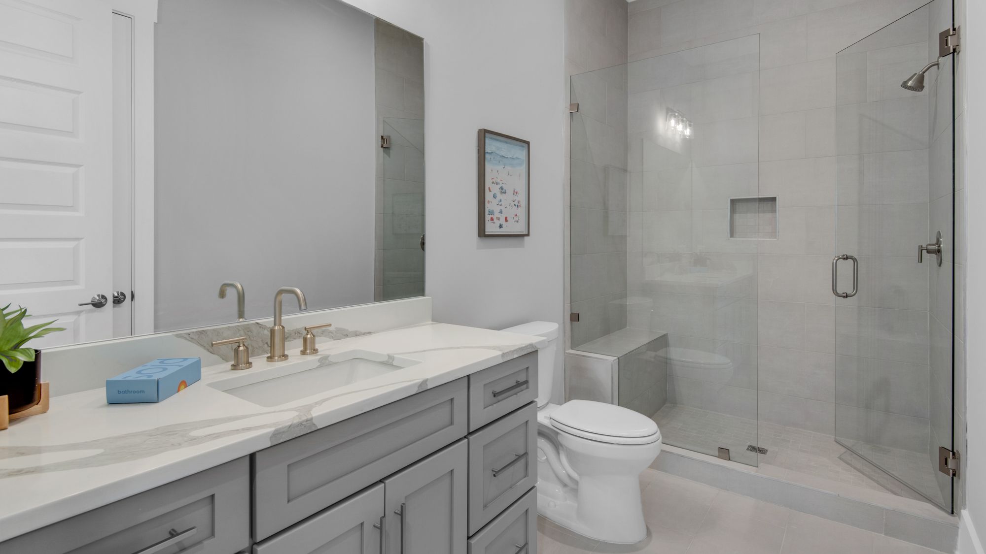 Majestic Palm 1st Floor Bathroom