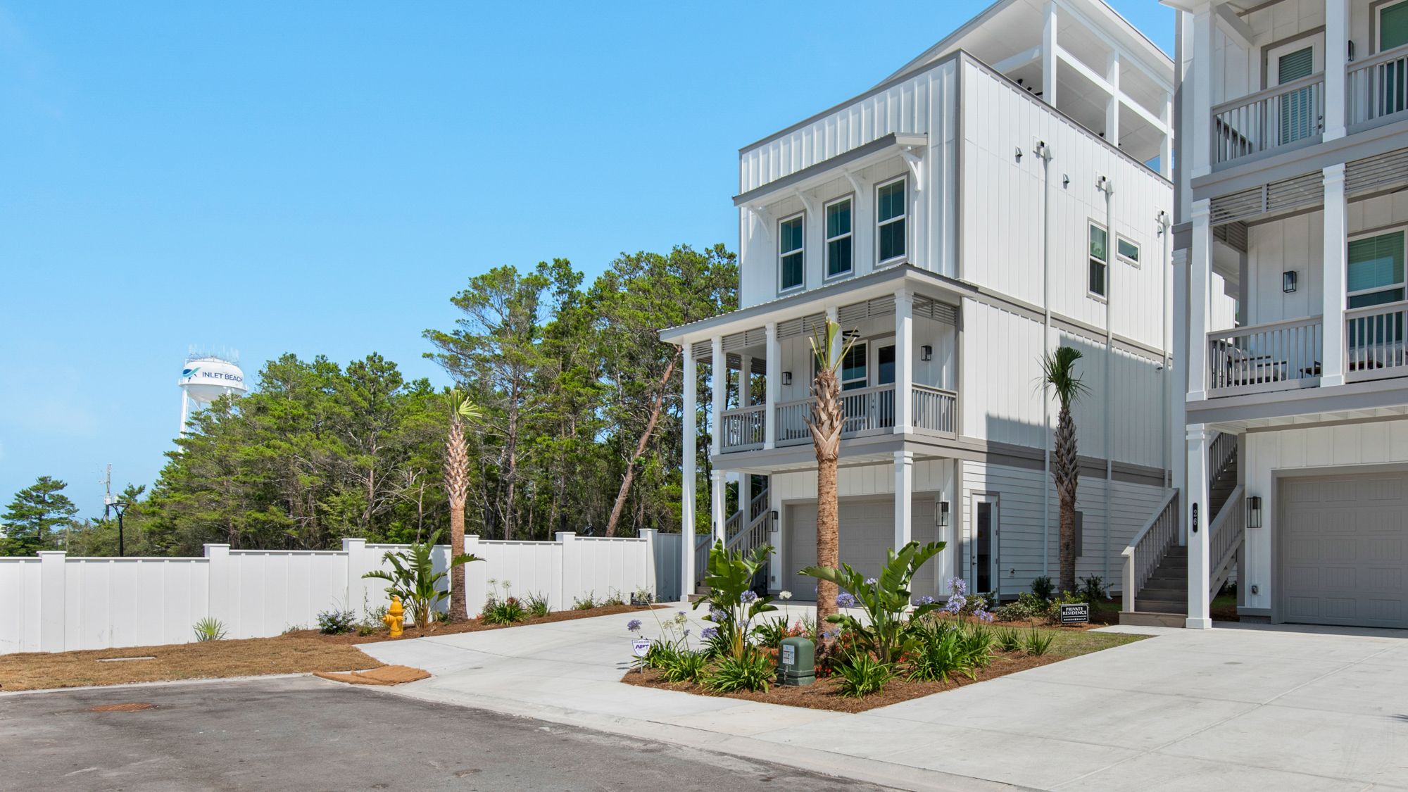 Majestic Palm Exterior