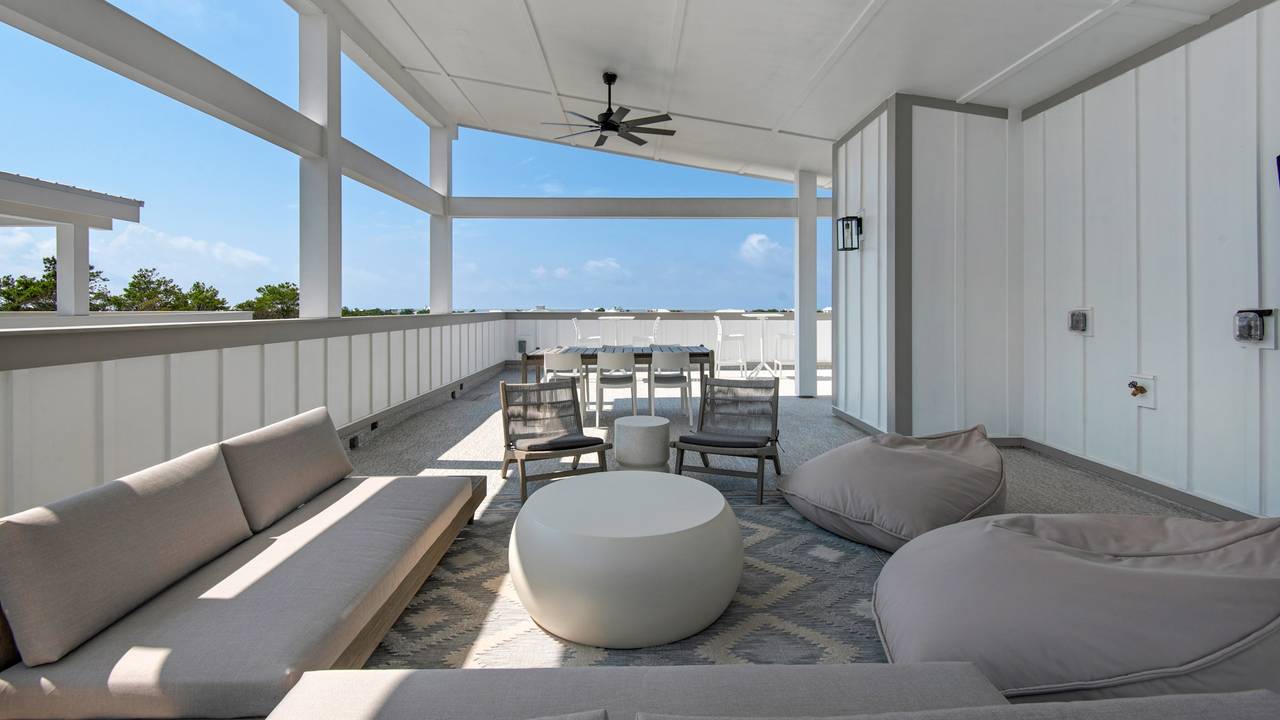 Majestic Palm 3rd Floor Observation Deck Majestic Palm 3rd Floor Observation Deck