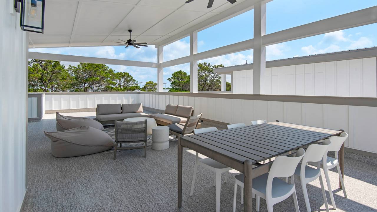 Majestic Palm 3rd Floor Observation Deck Majestic Palm 3rd Floor Observation Deck