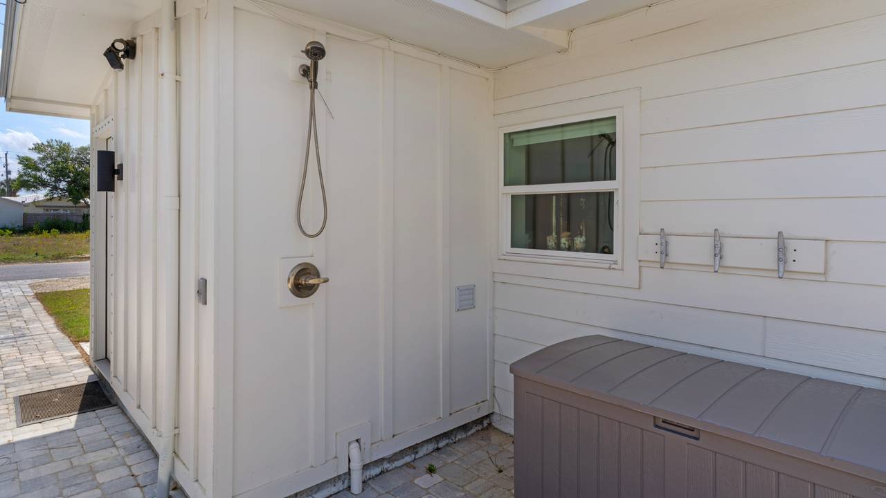 SCRU Outdoor Shower SCRU Outdoor Shower