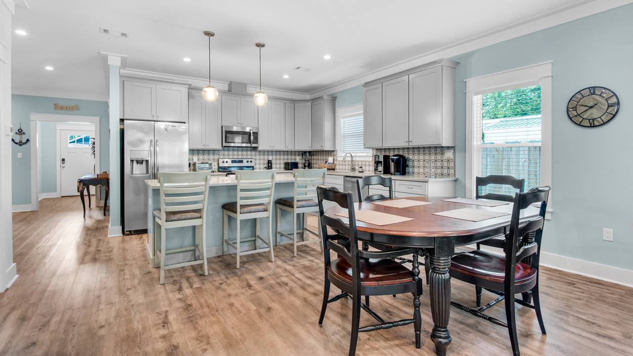 Boat and Beach Dining Table and Kitchen Boat and Beach Dining Table and Kitchen