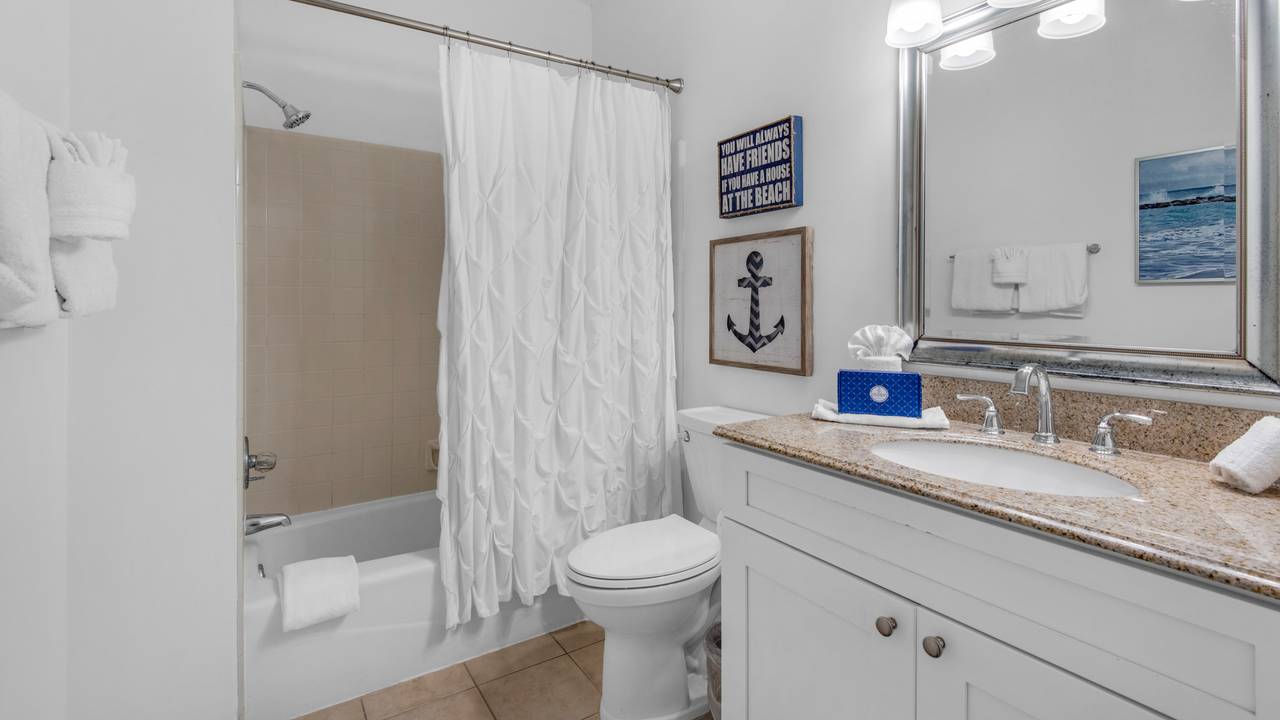 Palms D2 Bathroom Palms D2 Bathroom