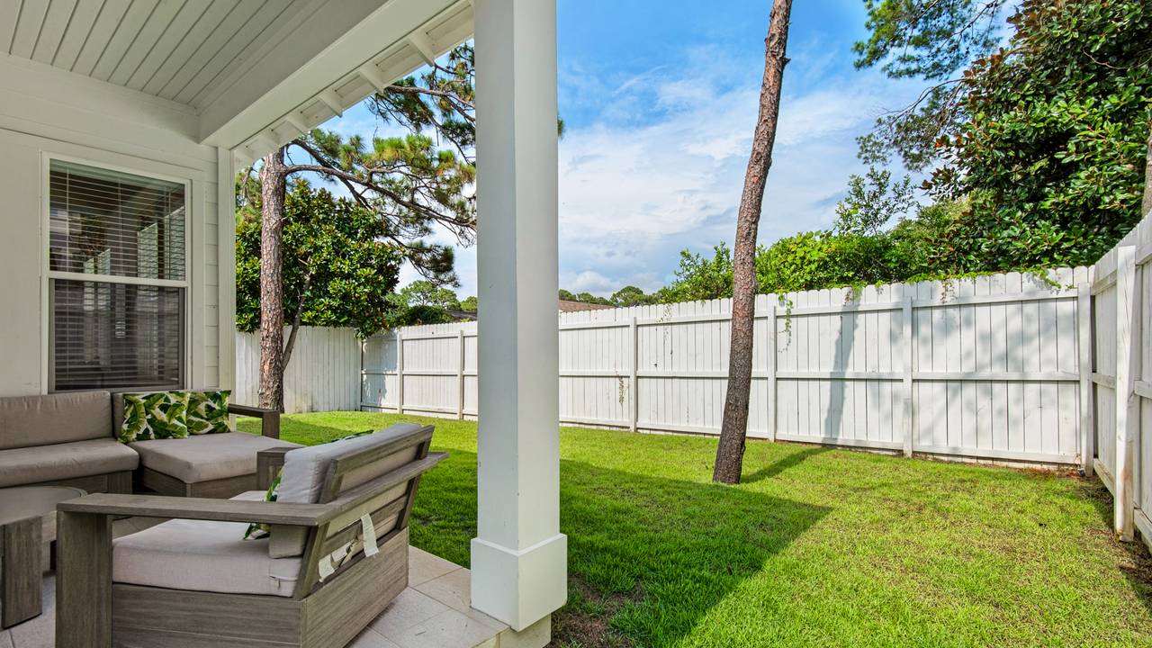 Sea La Vie Backyard Sea La Vie Backyard