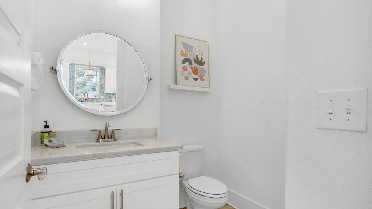 Sea La Vie Half Bathroom Sea La Vie Half Bathroom