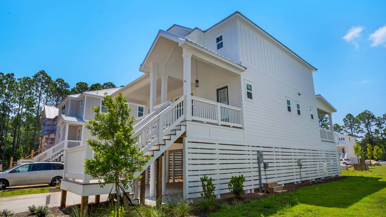 Sitting Bayside Exterior Sitting Bayside Exterior