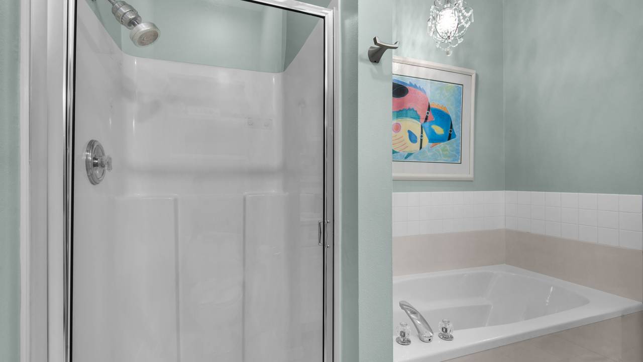 Spyglass TH 106 Bathroom Spyglass TH 106 Bathroom