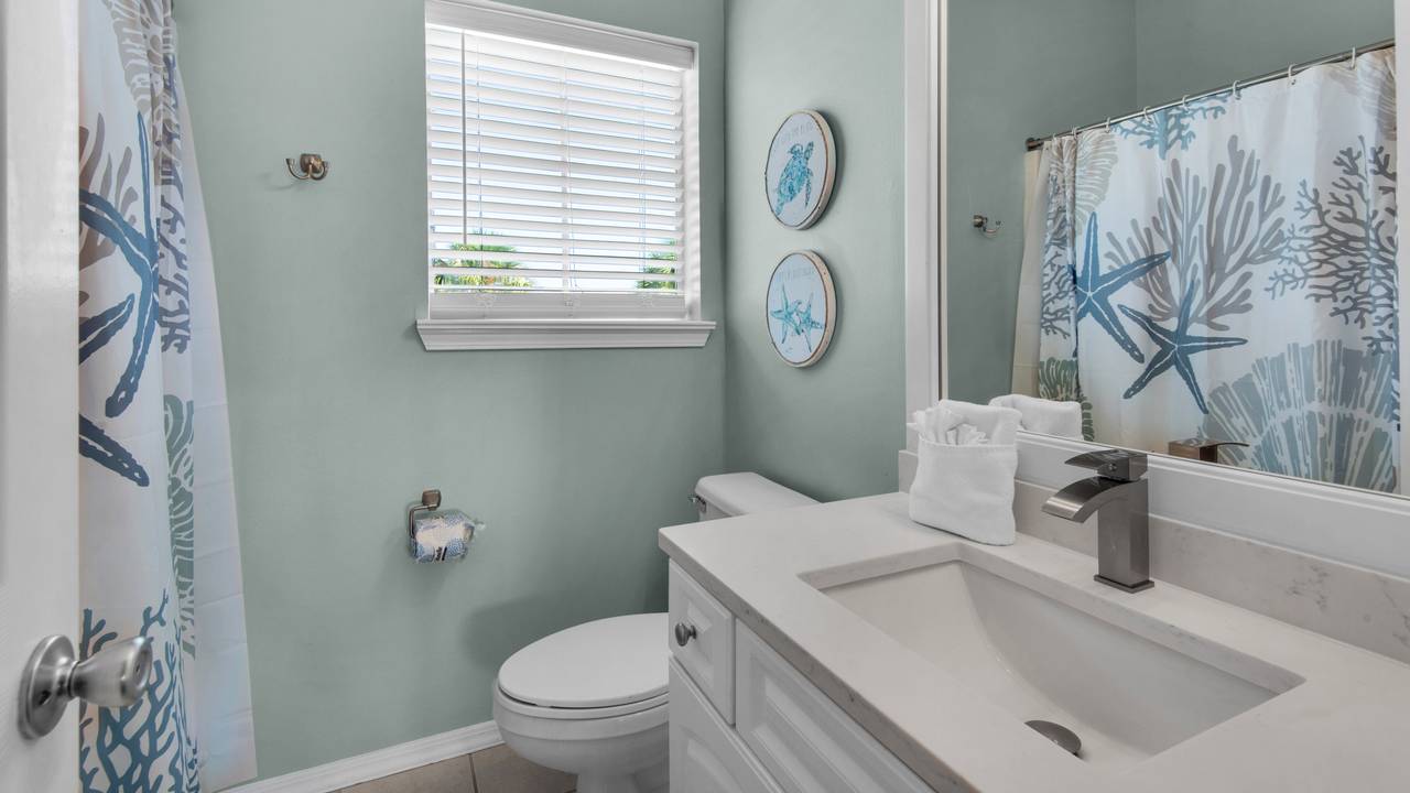 Spyglass TH 106 Bathroom Spyglass TH 106 Bathroom