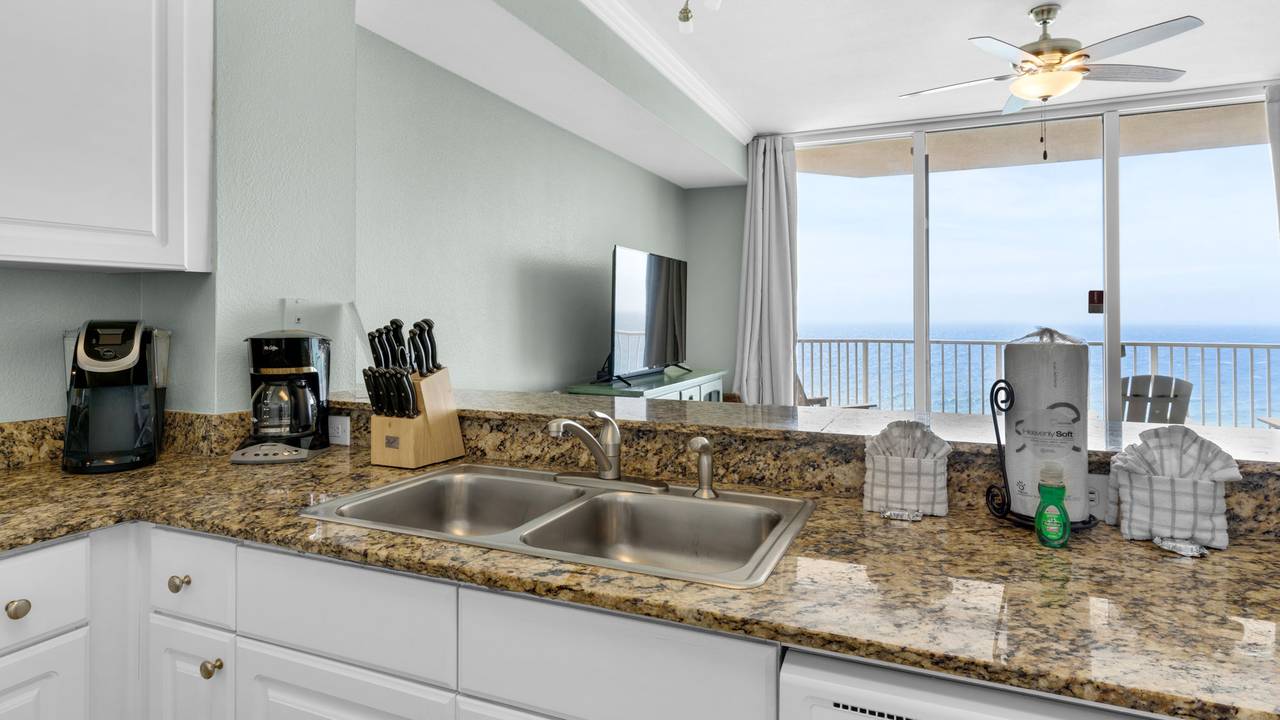 Tidewater 1416 Kitchen & Living Area w/ Gulf views Tidewater 1416 Kitchen & Living Area w/ Gulf views