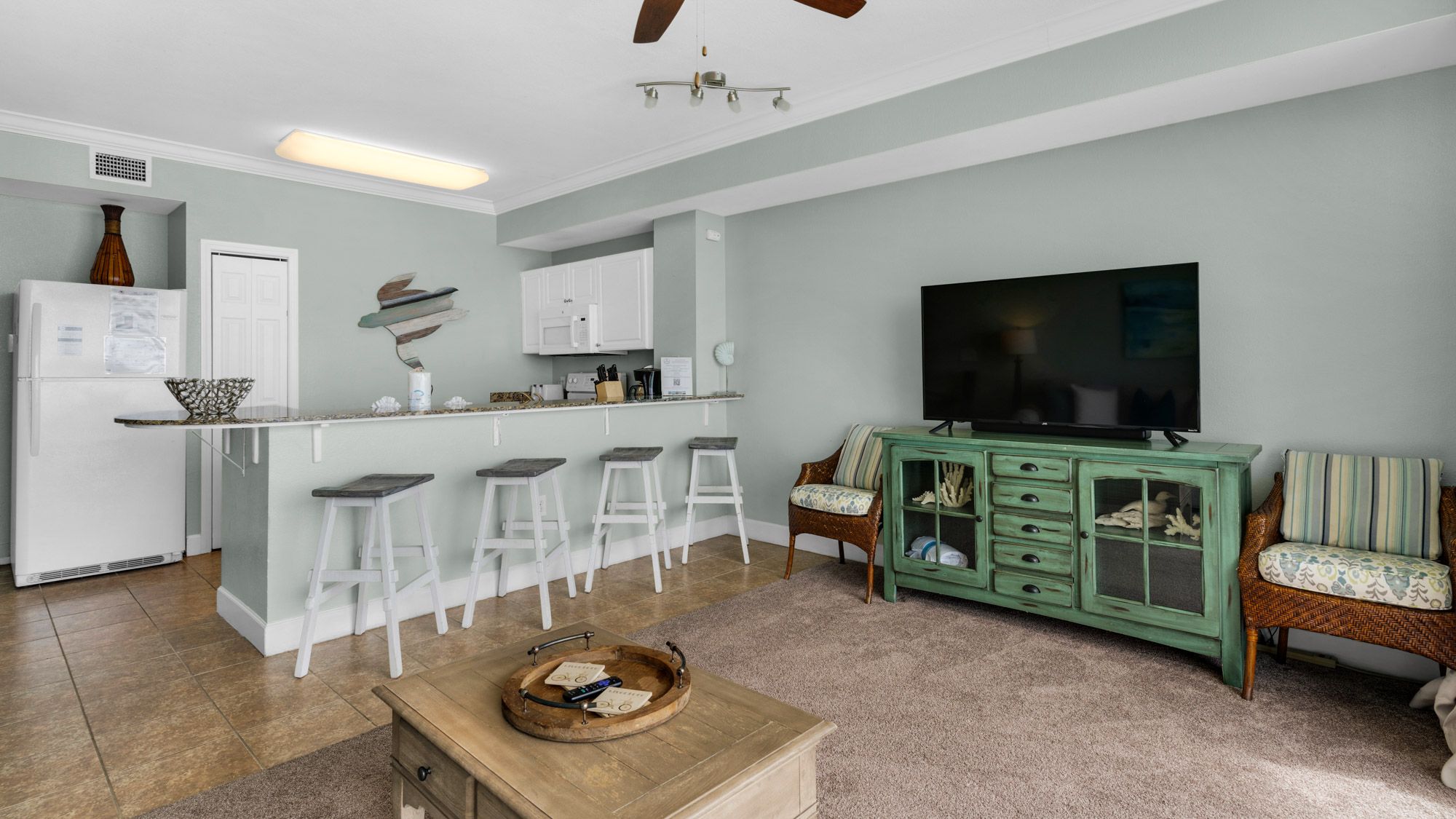 Tidewater 1416 Living Area & Kitchen