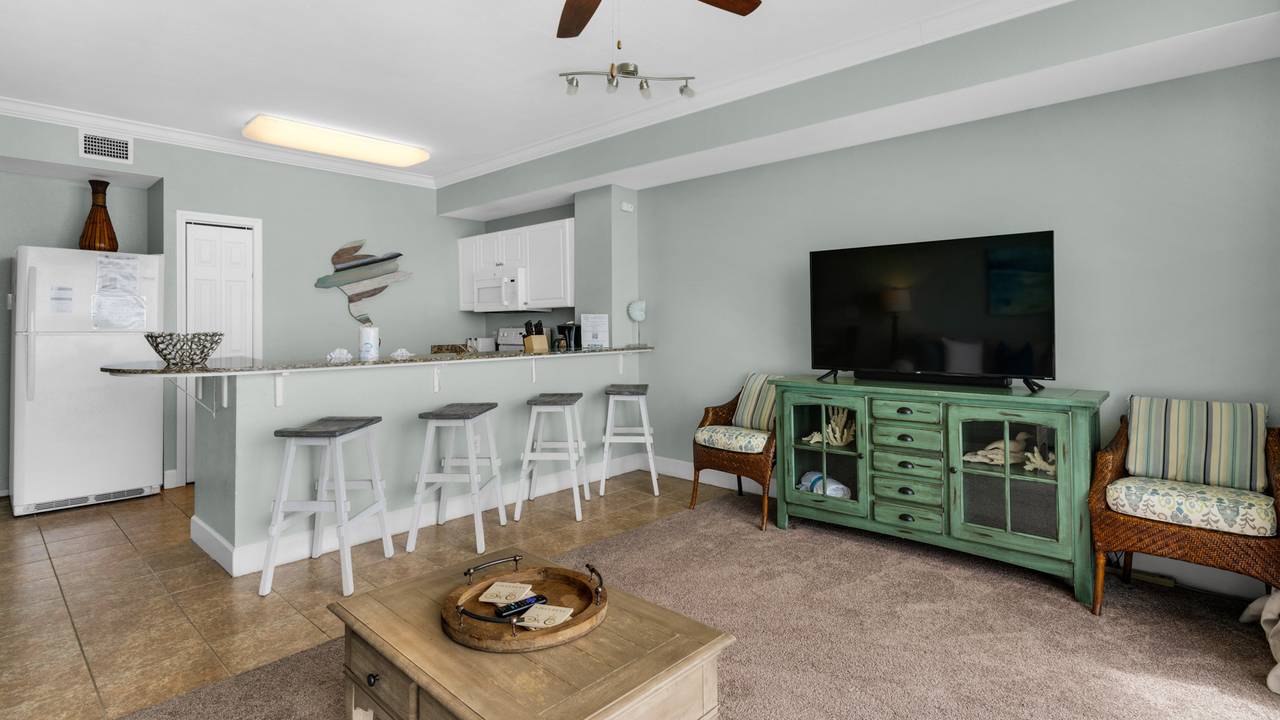 Tidewater 1416 Living Area & Kitchen Tidewater 1416 Living Area & Kitchen