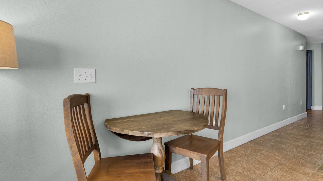 Tidewater 1416 Dining Area Tidewater 1416 Dining Area