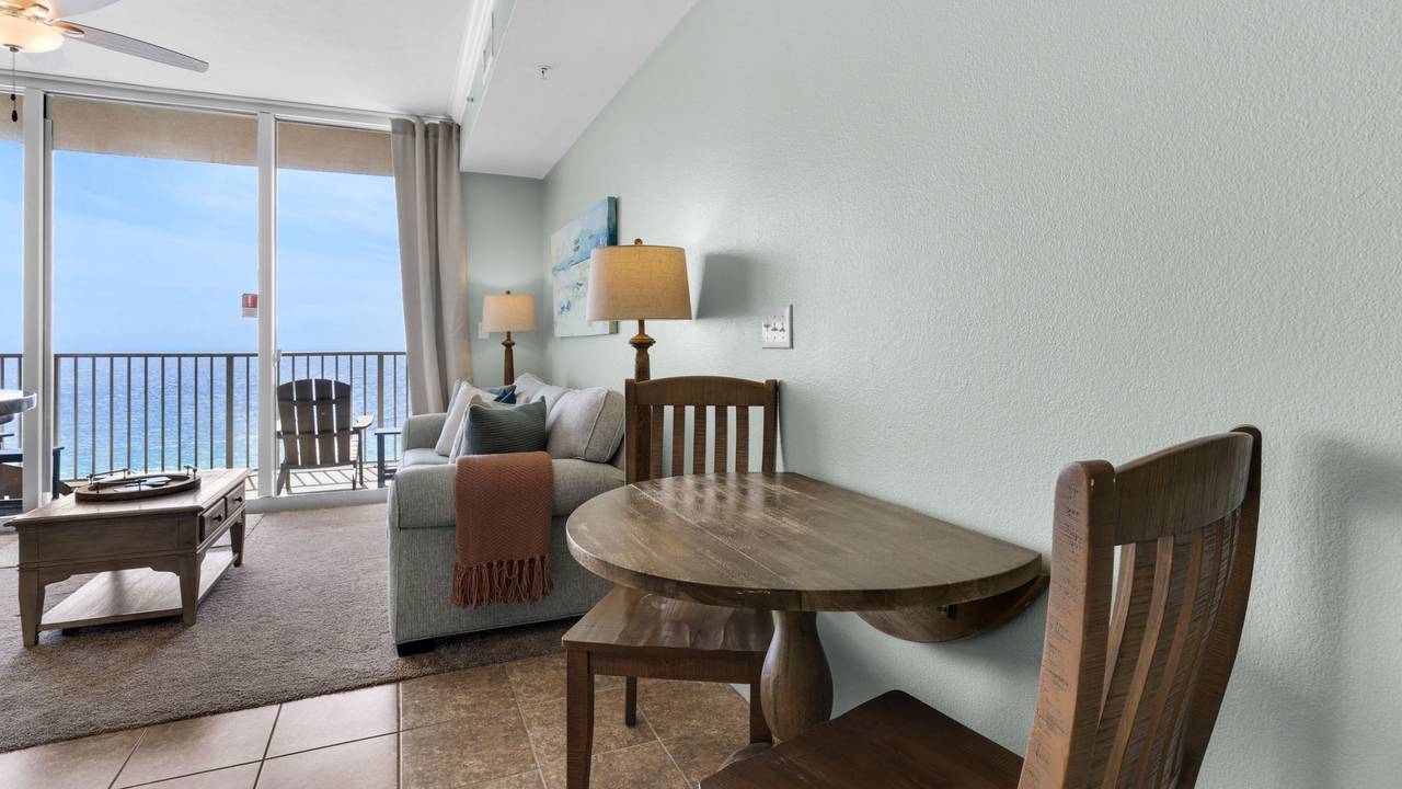 Tidewater 1416 Dining Area & Living Area Tidewater 1416 Dining Area & Living Area