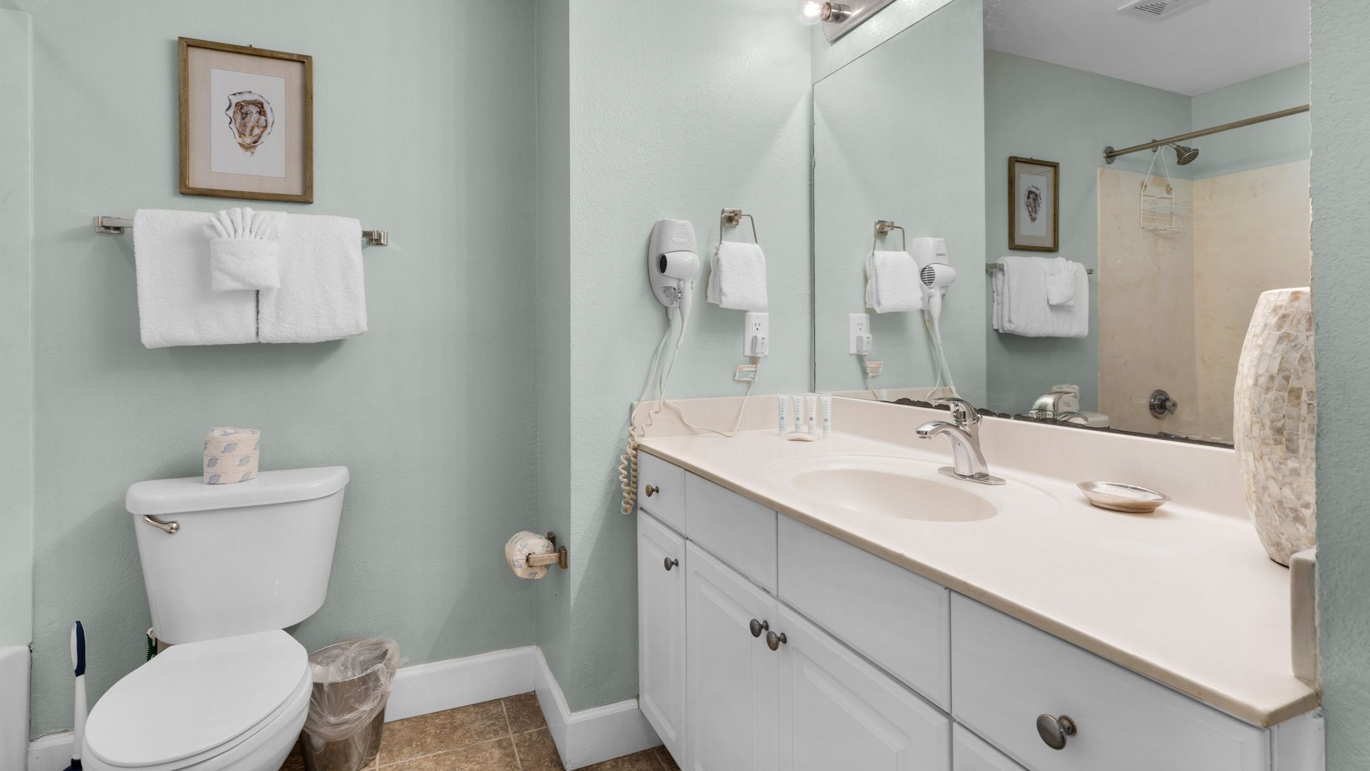 Tidewater 1416 Bathroom