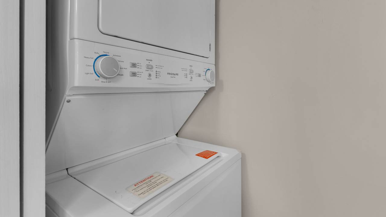 BCH0501 Washer and Dryer BCH0501 Washer and Dryer