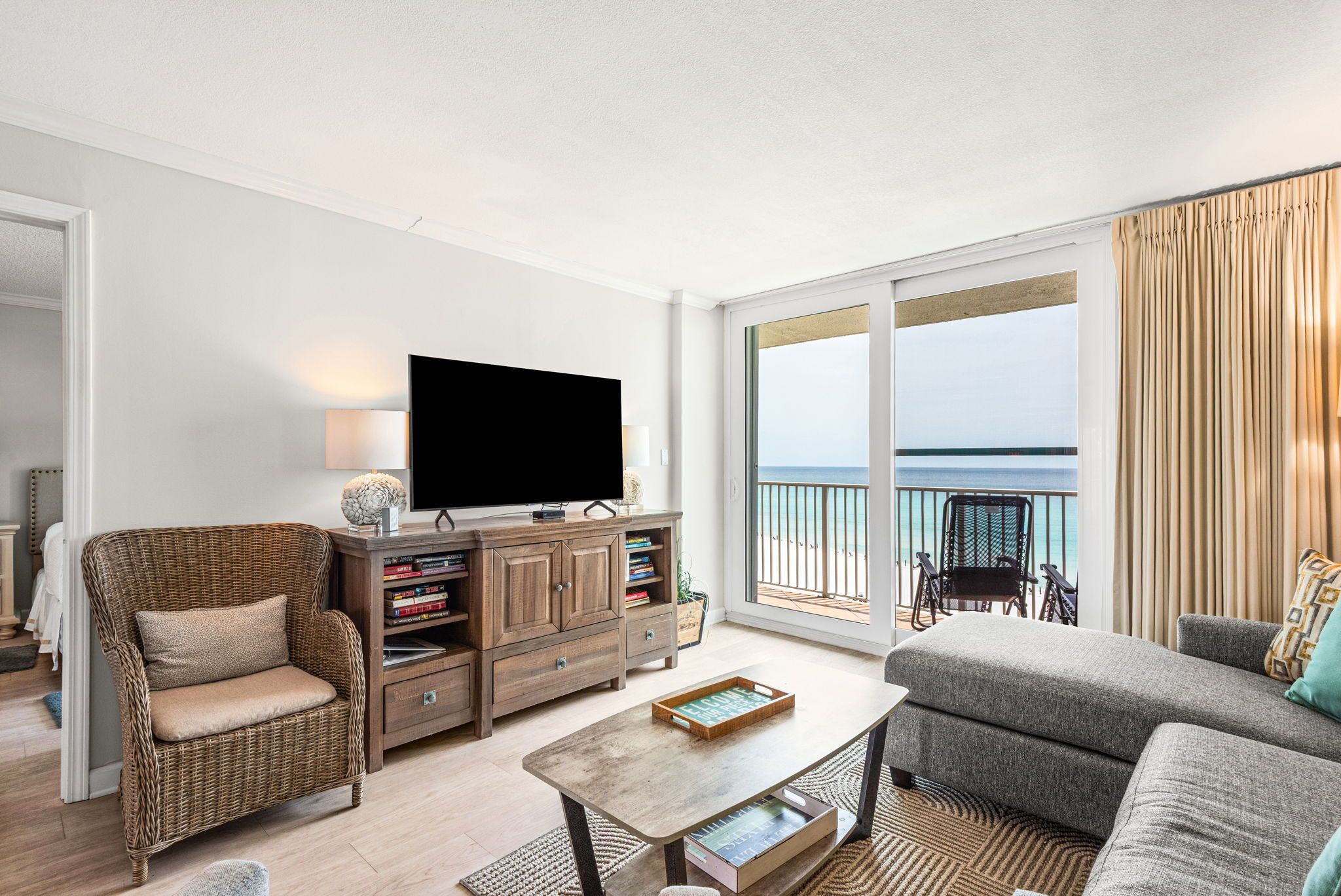 BeachCrest 501 Living Area