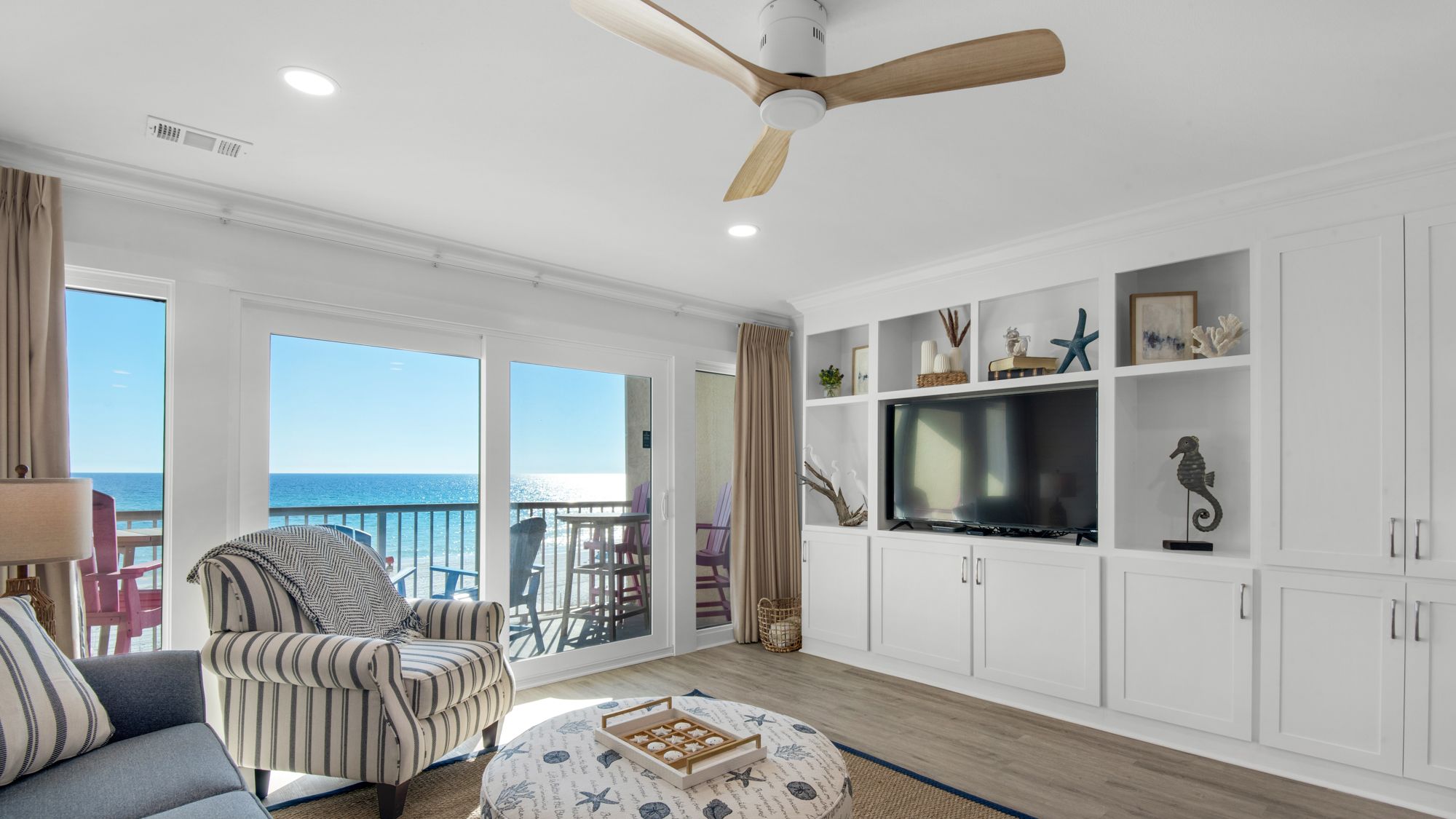 Destin Seafarer 211 Living Area
