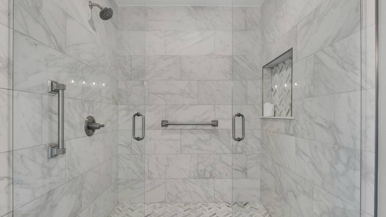 Destin Seafarer 211 Bathroom Destin Seafarer 211 Bathroom