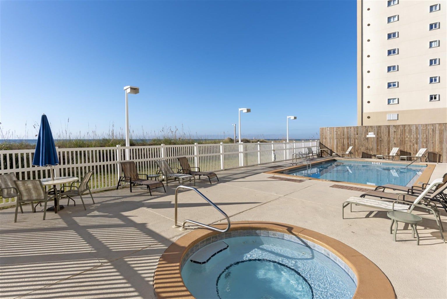 Destin Seafarer Pool and Hot Tub