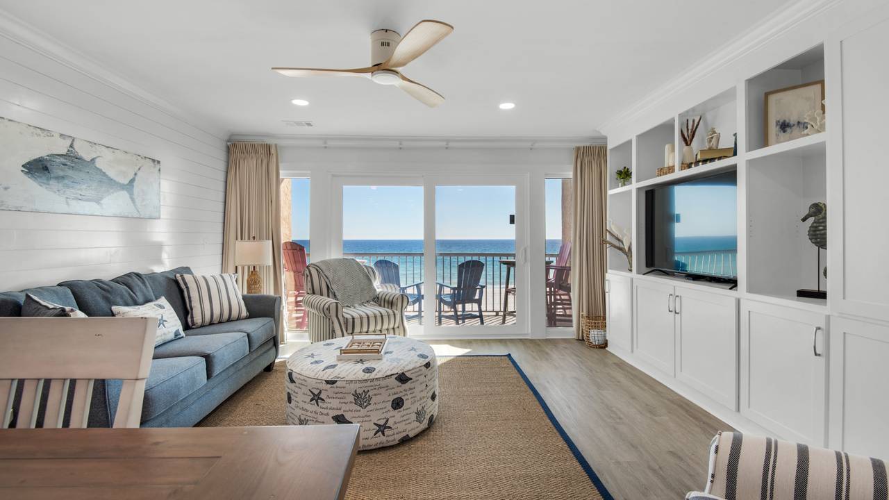 Destin Seafarer 211 Living Area Destin Seafarer 211 Living Area