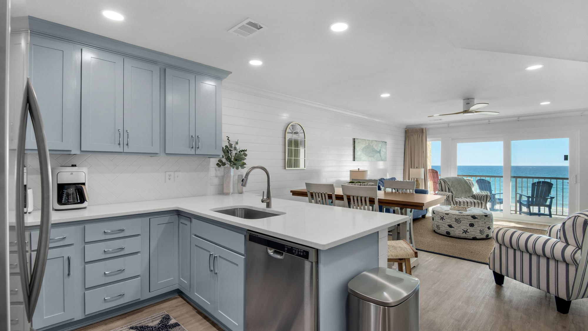 Destin Seafarer 211 Kitchen