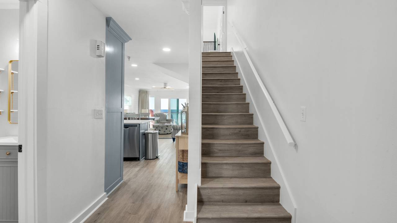 Destin Seafarer 211 Stairs Destin Seafarer 211 Stairs