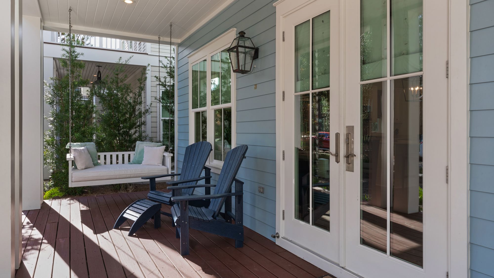 Friday on my Mind Exterior