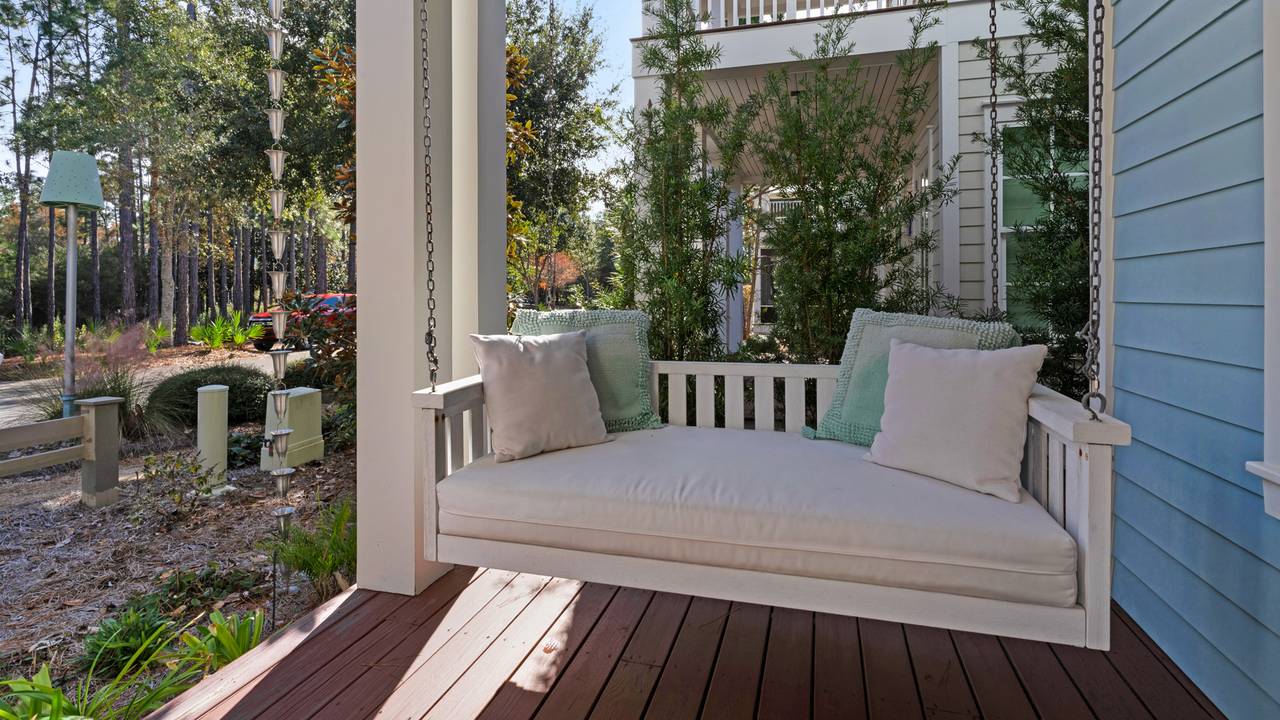 Friday on my Mind Exterior Friday on my Mind Exterior