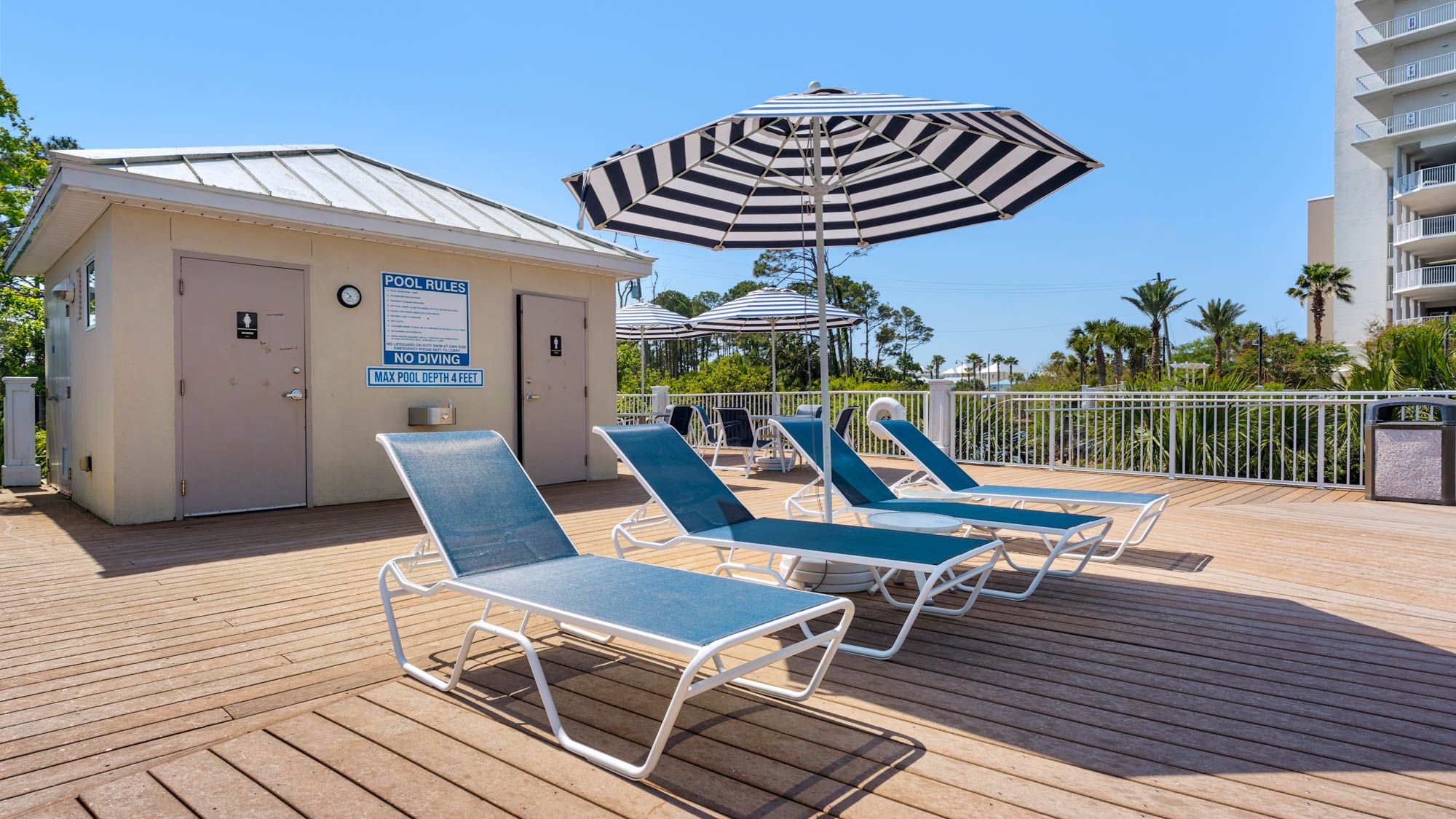 Laketown Wharf Grounds and Amenities