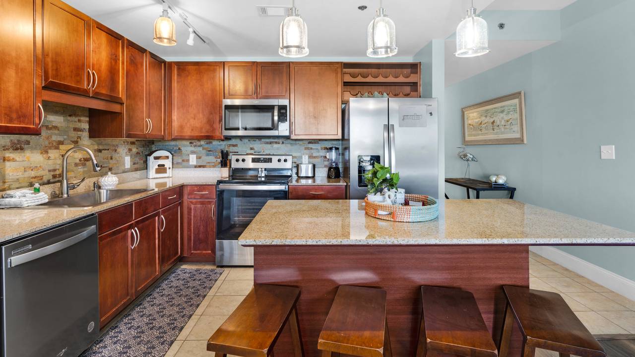 Laketown Wharf 729 Kitchen Area Laketown Wharf 729 Kitchen Area