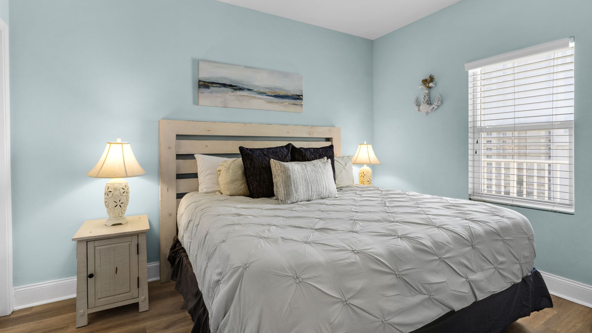 Laketown Wharf 729 Bedroom