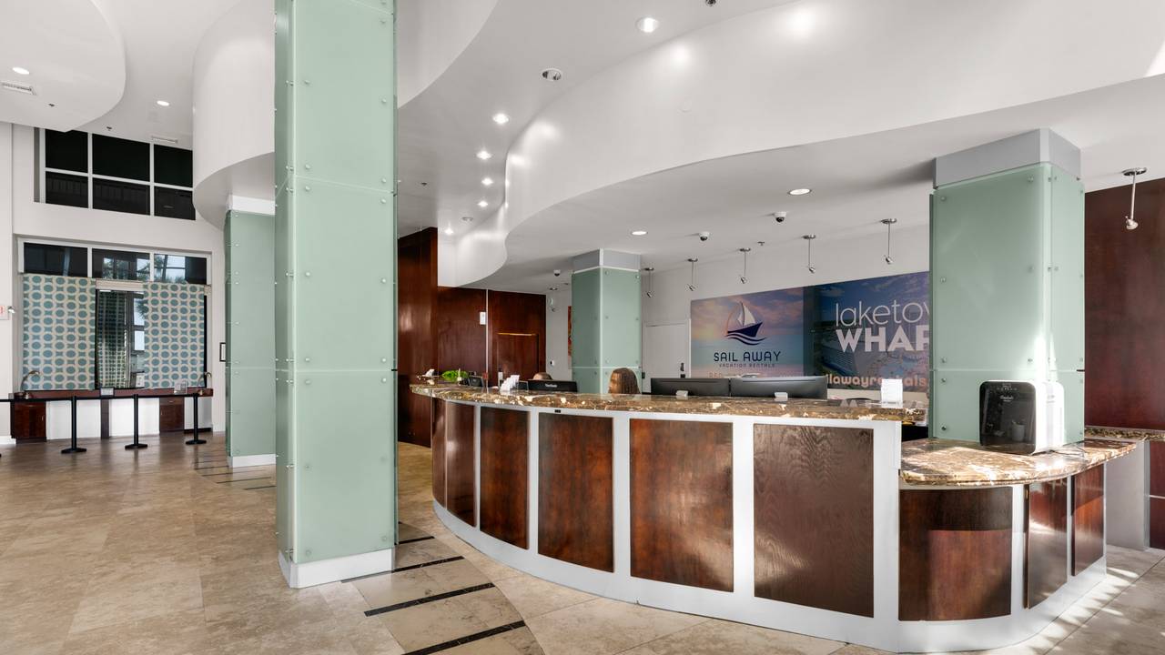 Laketown Wharf Grounds and Amenities Laketown Wharf Grounds and Amenities