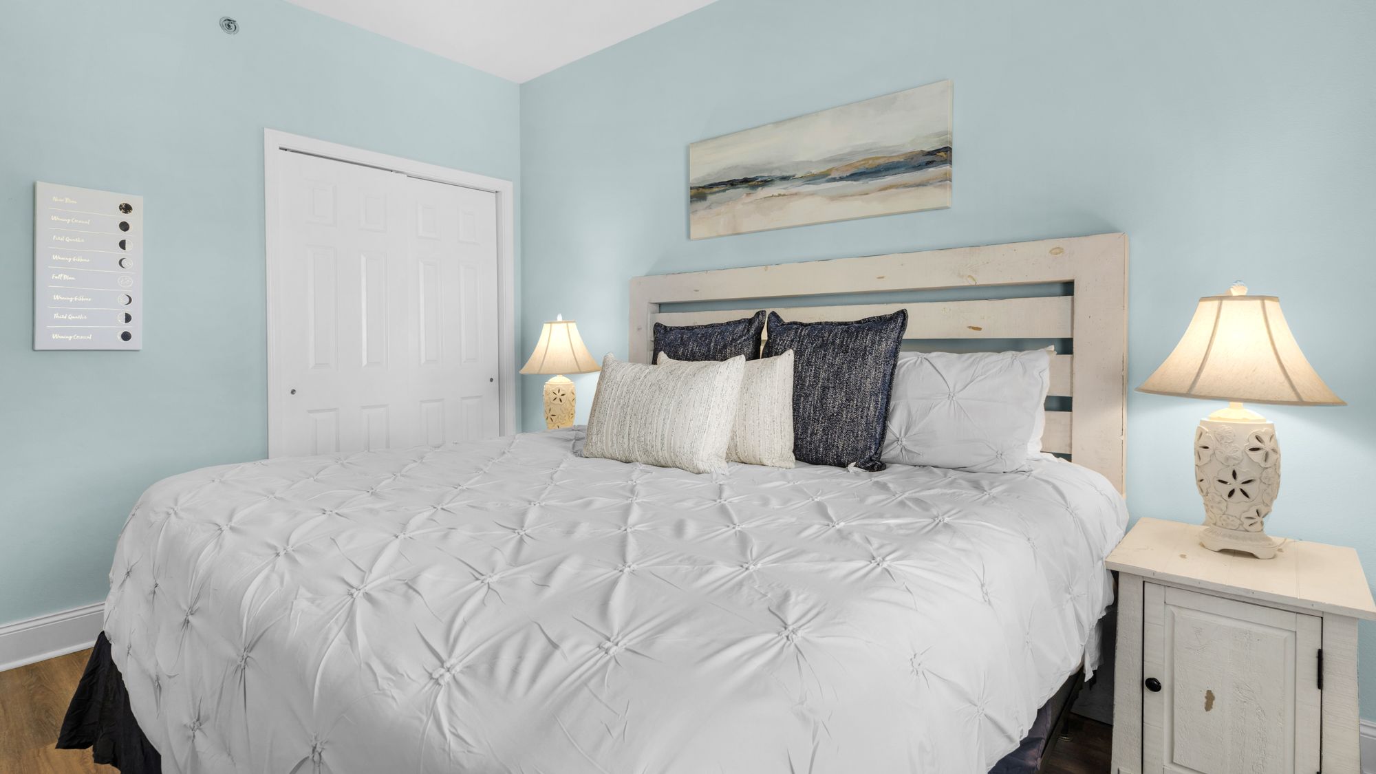 Laketown Wharf 729 Bedroom