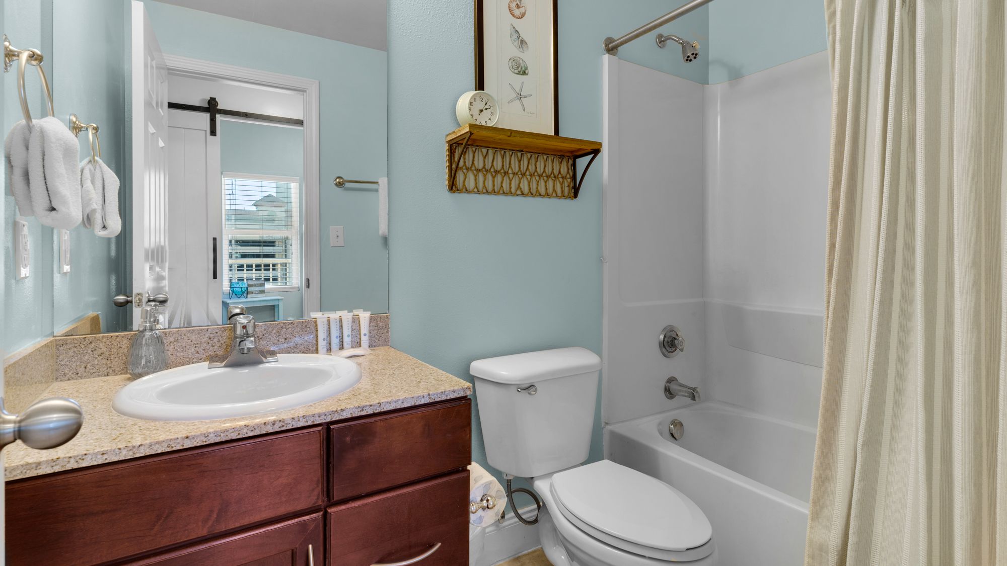 Laketown Wharf 729 Bathroom