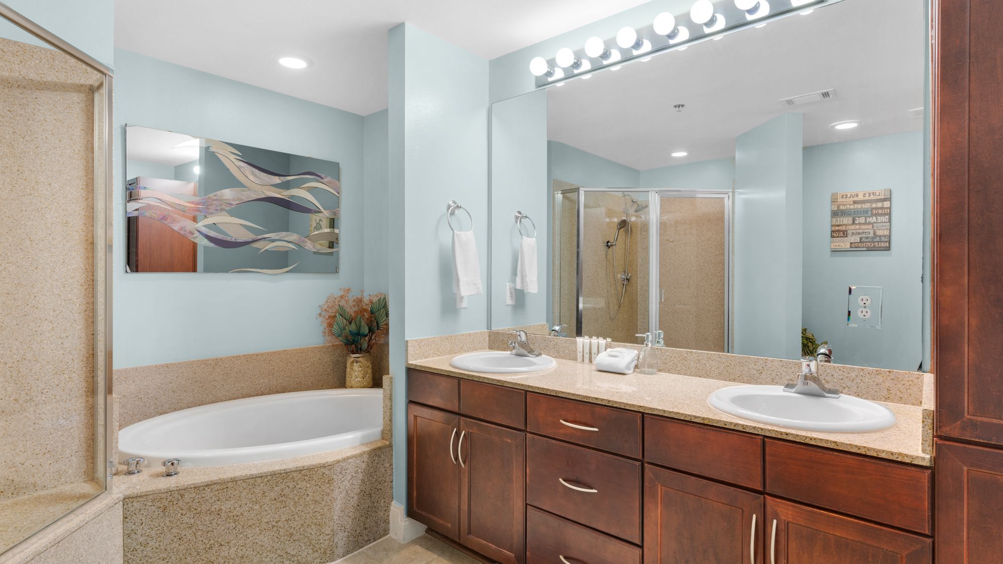 Laketown Wharf 729 Bathroom