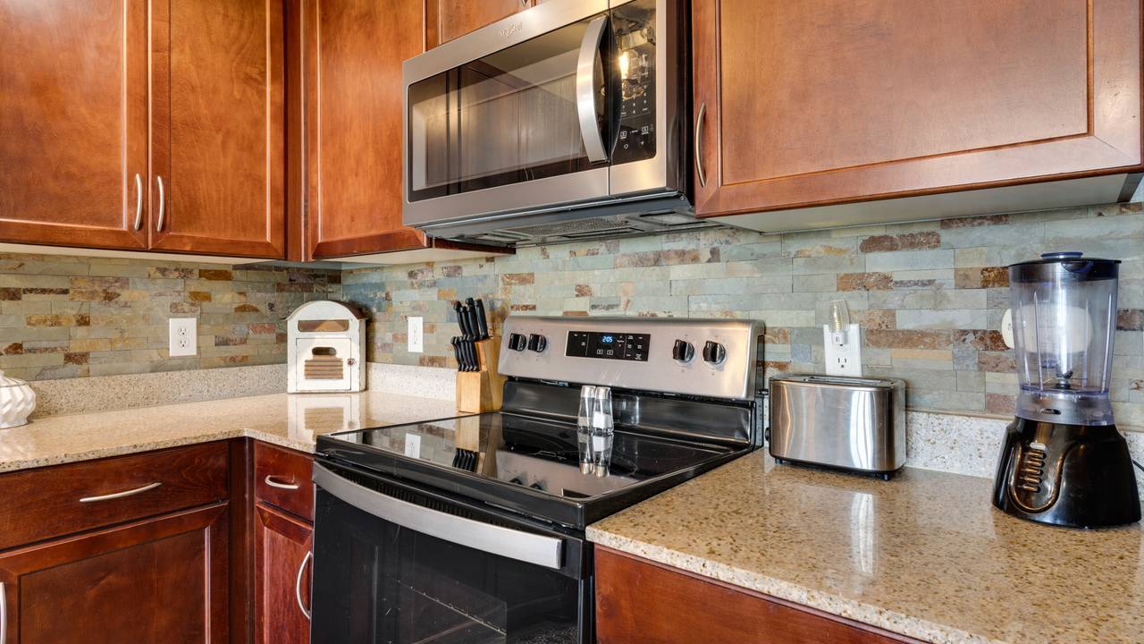 Laketown Wharf 729 Kitchen Area Laketown Wharf 729 Kitchen Area