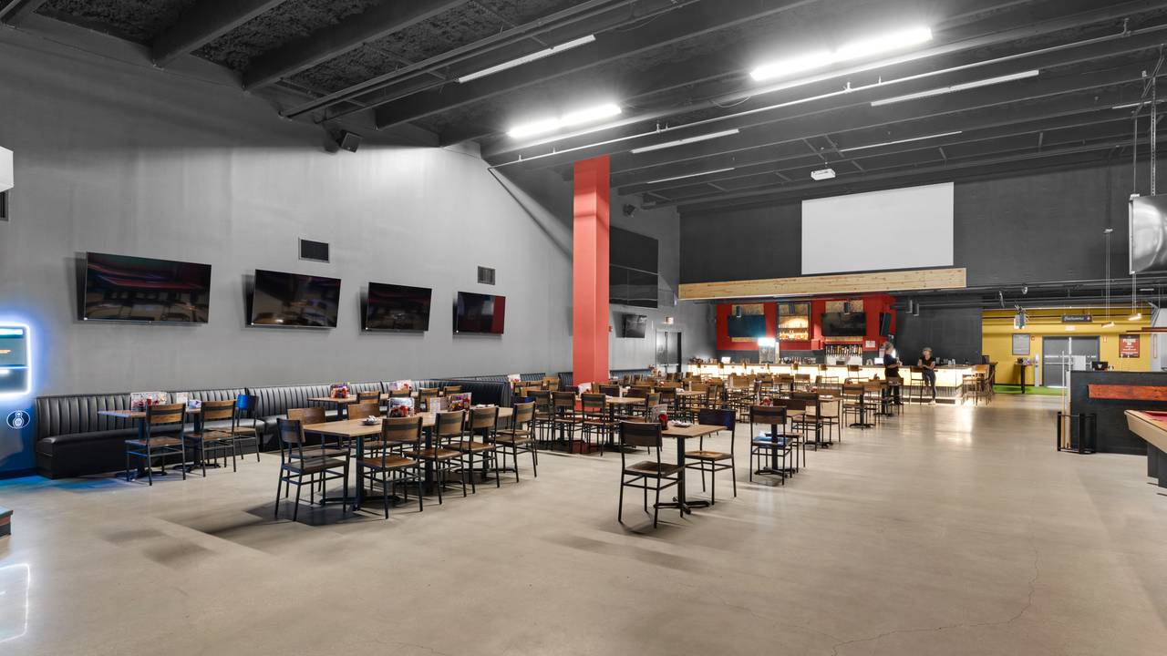 Laketown Wharf Grounds and Amenities Laketown Wharf Grounds and Amenities