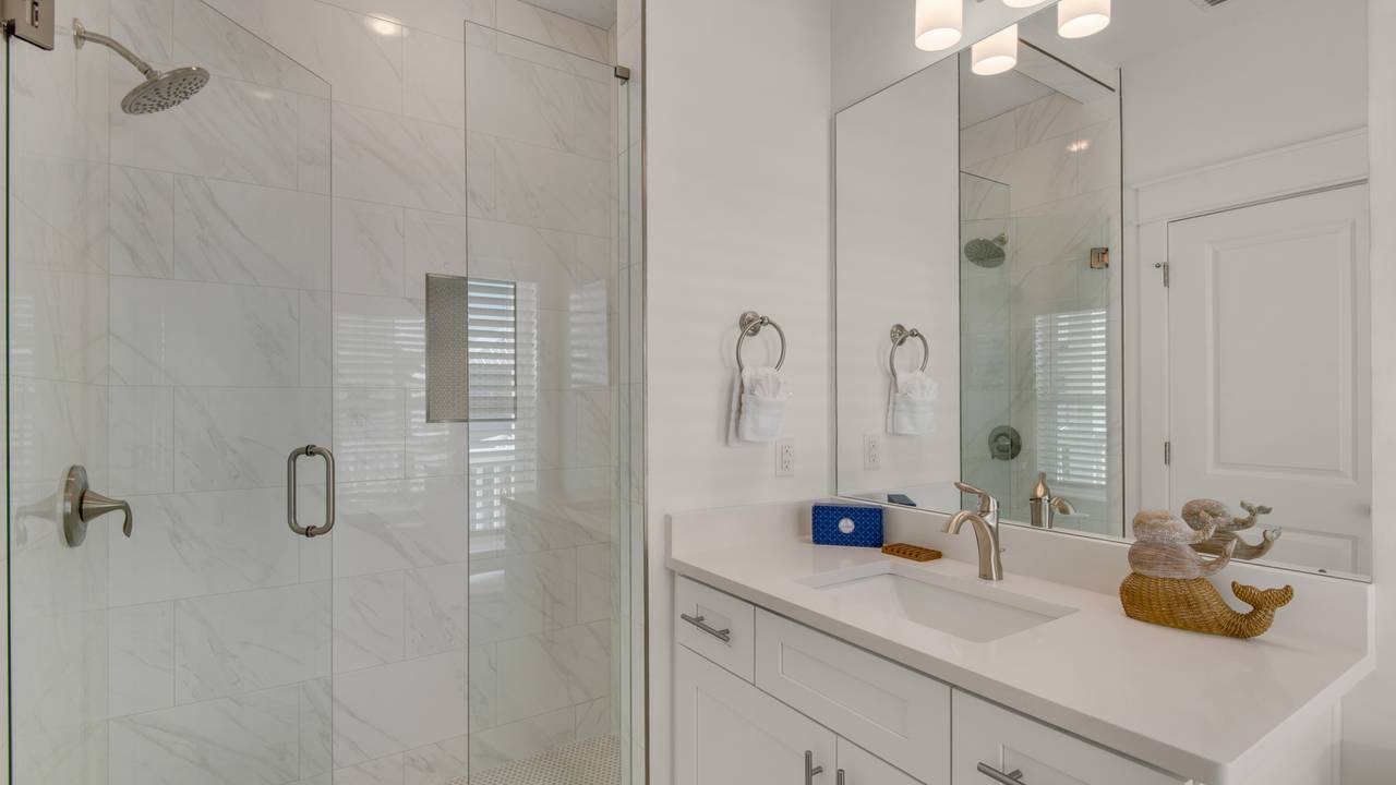Serene Stay on 30A Bathroom Serene Stay on 30A Bathroom
