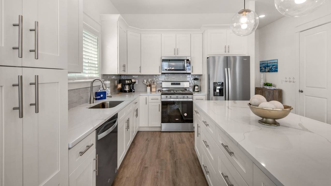 Serene Stay on 30A Kitchen Serene Stay on 30A Kitchen