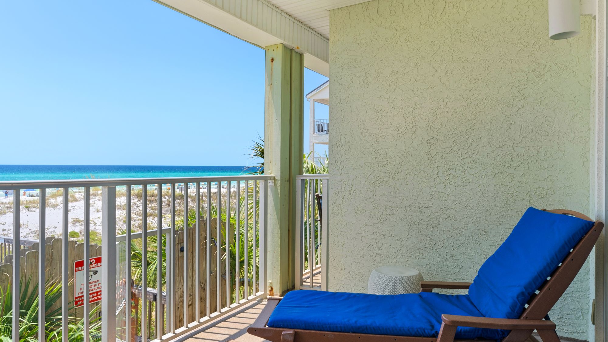 Commodore's Retreat 104 Balcony 