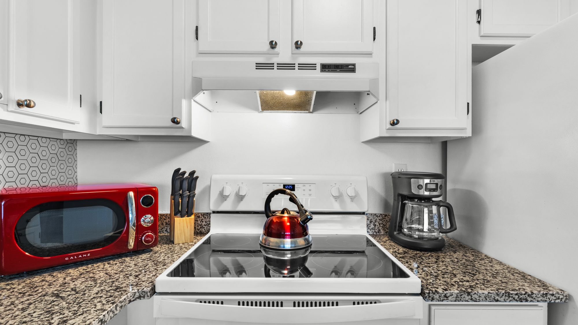 Commodore's Retreat 104 Kitchen Area