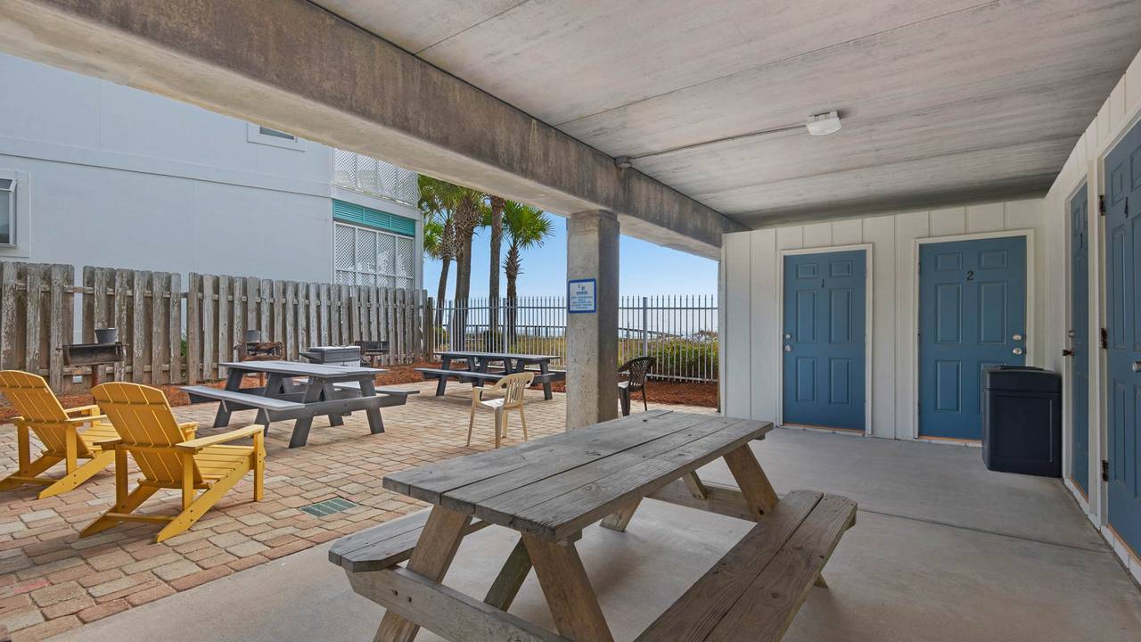 Commodores Retreat Grilling & Picnic Area Commodores Retreat Grilling & Picnic Area