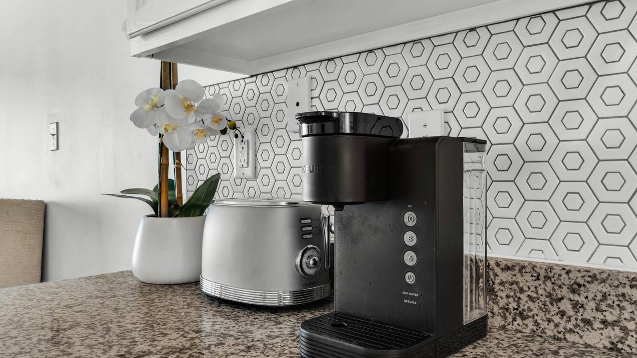 Commodore's Retreat 104 Kitchen Area Commodore's Retreat 104 Kitchen Area