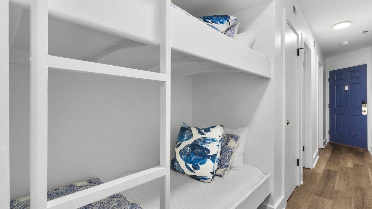 Commodore's Retreat 104 Bedroom Commodore's Retreat 104 Bedroom