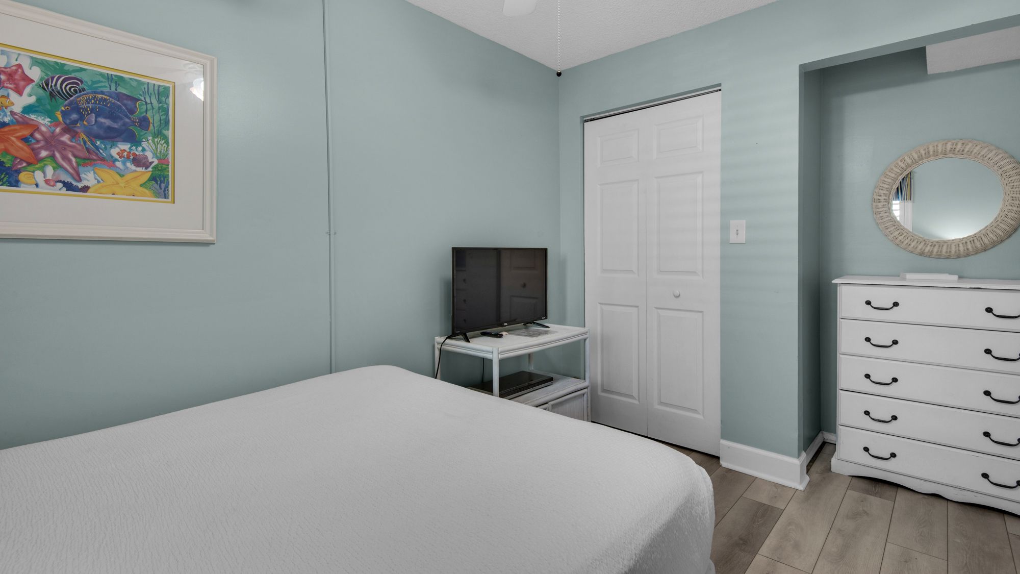 Regency Towers 725 Bedroom