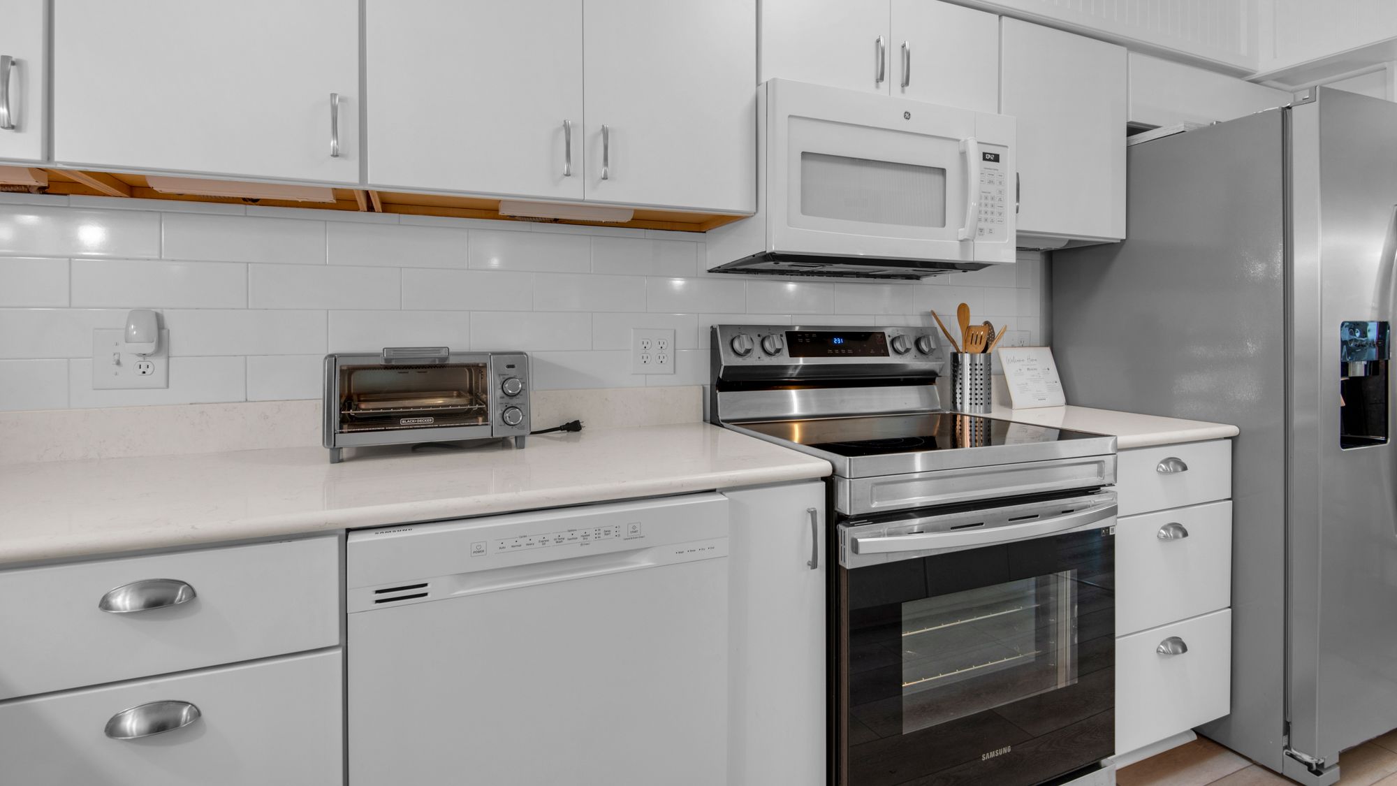 Regency Towers 725 Kitchen